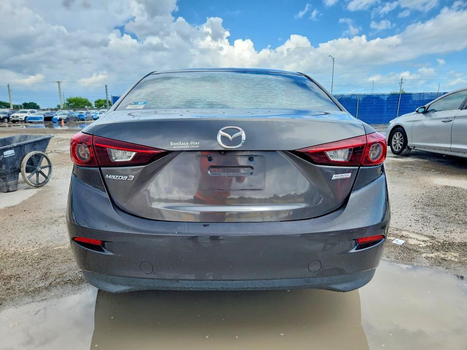 62629876 :رقم المزاد ، 3MZBN1U75JM179123 vin ، 2018 Mazda 3 مزاد بيع