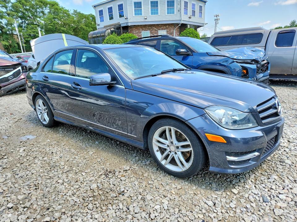 2014 Mercedes-benz C მანქანა იყიდება აუქციონზე, vin: WDDGF8AB1EA931786, აუქციონის ნომერი: 60204546