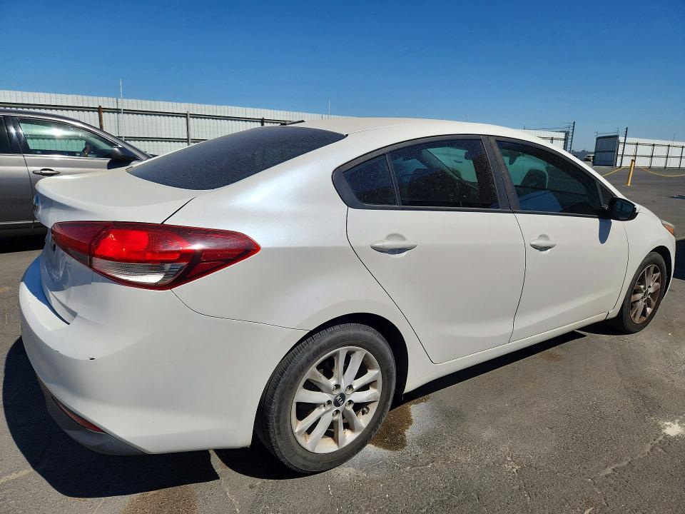 61636106 :رقم المزاد ، 3KPFL4A71HE013024 vin ، 2017 Kia Forte مزاد بيع