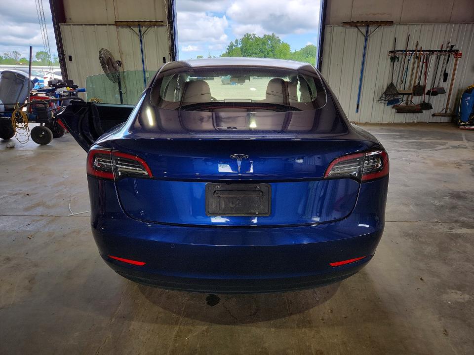 60435596 :رقم المزاد ، 5YJ3E1EA3NF371605 vin ، 2022 Tesla Model 3 مزاد بيع