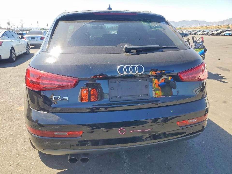 2018 Audi Q3 მანქანა იყიდება აუქციონზე, vin: WA1BCCFS6JR014910, აუქციონის ნომერი: 61774426