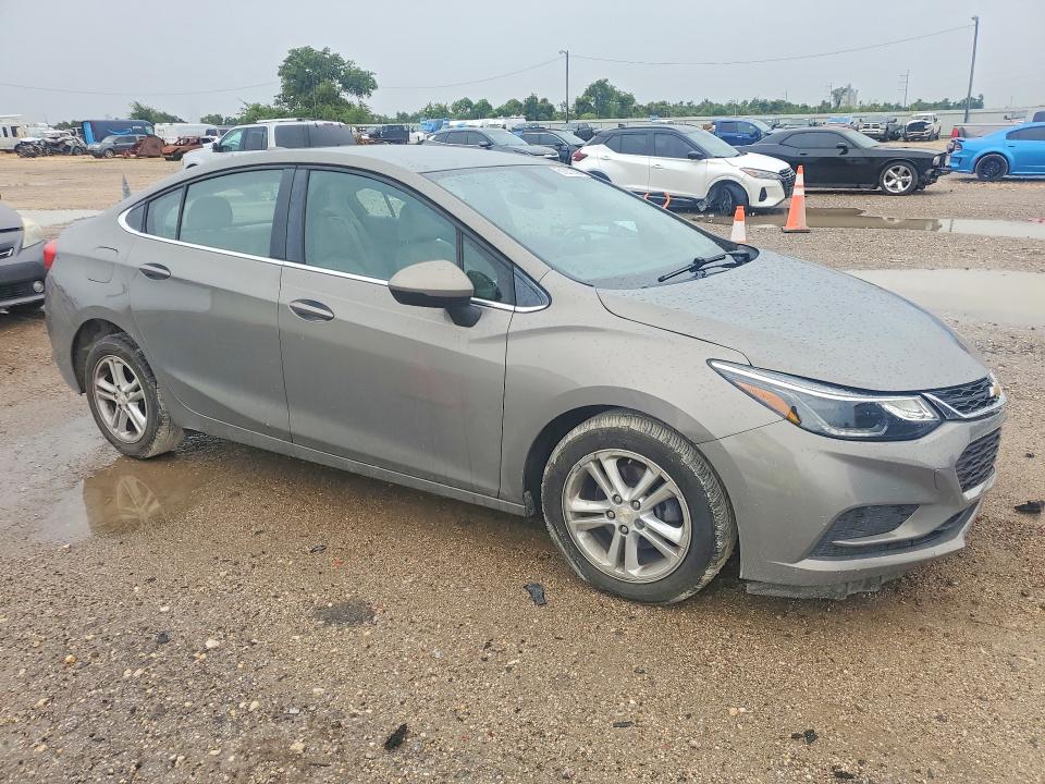 61257036 :رقم المزاد ، 1G1BE5SM1H7147950 vin ، 2017 Chevrolet Cruze مزاد بيع