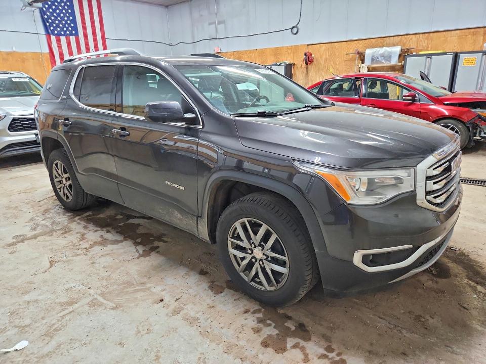 61108116 :رقم المزاد ، 1GKKNULS0HZ288533 vin ، 2017 Gmc Acadia مزاد بيع