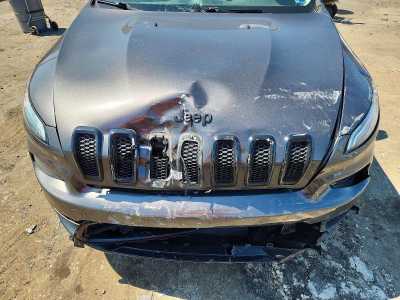 62778036 :رقم المزاد ، 1C4PJMCX1JD586679 vin ، 2018 Jeep Cherokee مزاد بيع