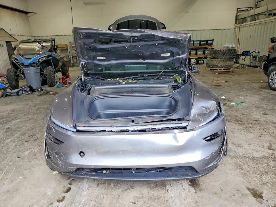 63131906 :رقم المزاد ، 7SAYGDEE7TA428762 vin ، 2026 Tesla Model Y مزاد بيع