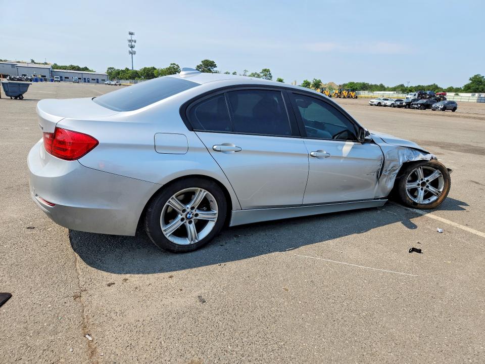 61109836 :رقم المزاد ، WBA3B3C52DF535864 vin ، 2013 Bmw 328 مزاد بيع