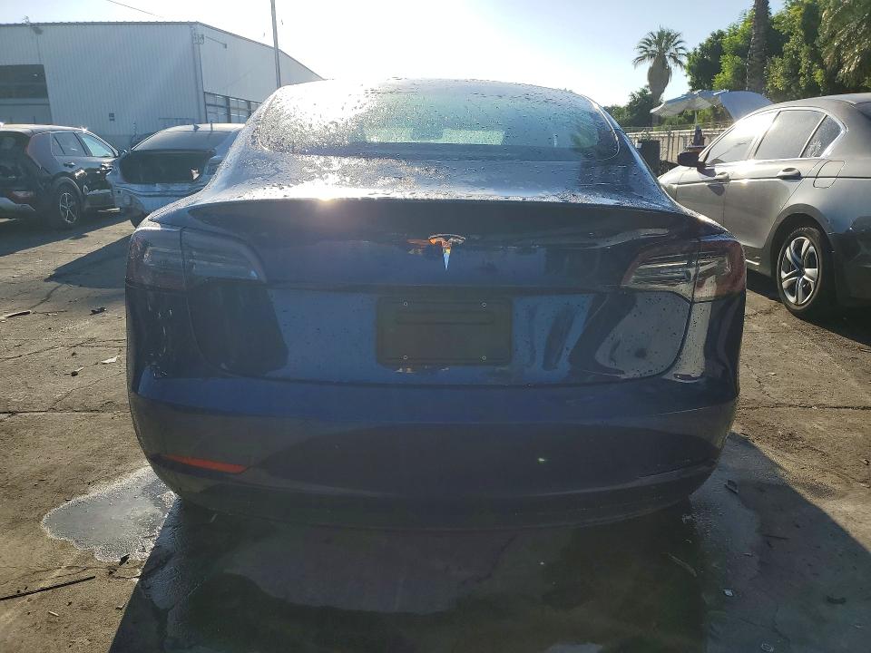 2022 Tesla Model 3 მანქანა იყიდება აუქციონზე, vin: 5YJ3E1EA6NF370495, აუქციონის ნომერი: 61239826