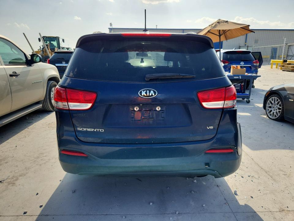2017 Kia Sorento მანქანა იყიდება აუქციონზე, vin: 5XYPG4A55HG216105, აუქციონის ნომერი: 60386536