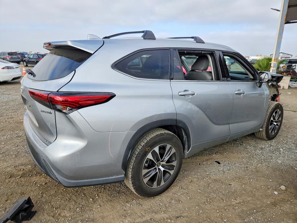 62722066 :رقم المزاد ، 5TDHARAH1NS513397 vin ، 2022 Toyota Highlander Hybrid مزاد بيع