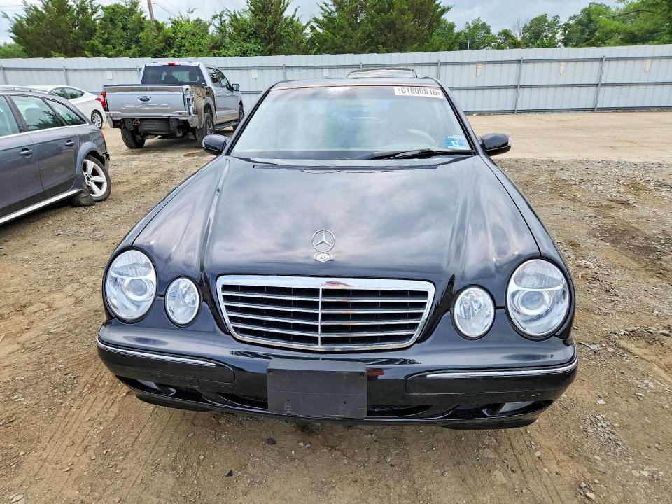 61800516 :رقم المزاد ، WDBJF82J41X052469 vin ، 2001 Mercedes-benz E مزاد بيع