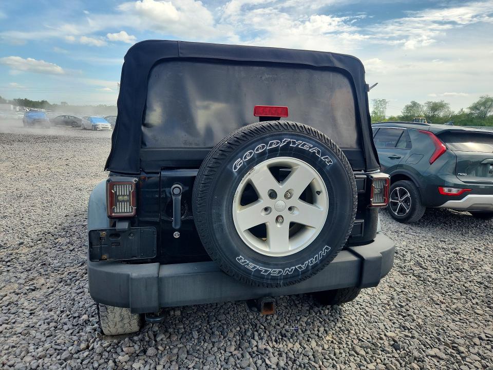 2011 Jeep Wrangler Unlimited მანქანა იყიდება აუქციონზე, vin: 1J4HA3H1XBL586653, აუქციონის ნომერი: 62721456