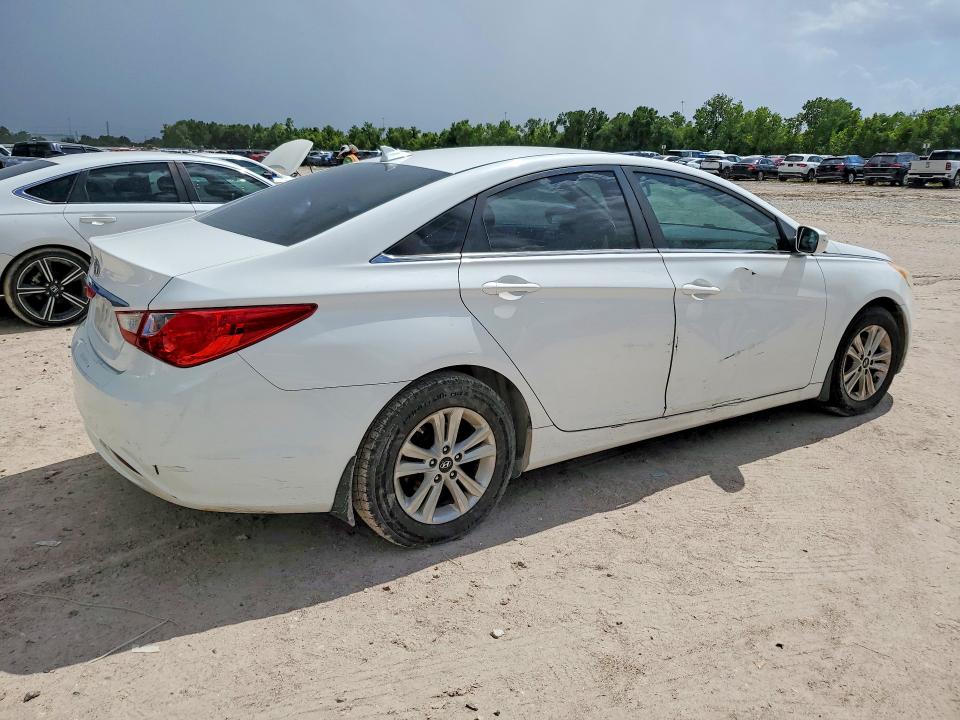 60612546 :رقم المزاد ، 5NPEB4AC2CH437473 vin ، 2012 Hyundai Sonata مزاد بيع