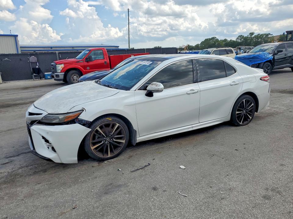 Auction sale of the 2018 Toyota Camry, vin: 4T1B61HK3JU127513, lot number: 59913746