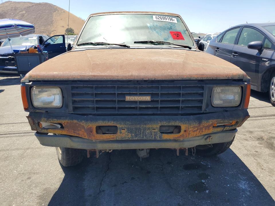 62699196 :رقم المزاد ، JT4RN50R1F0044926 vin ، 1985 Toyota Pickup مزاد بيع
