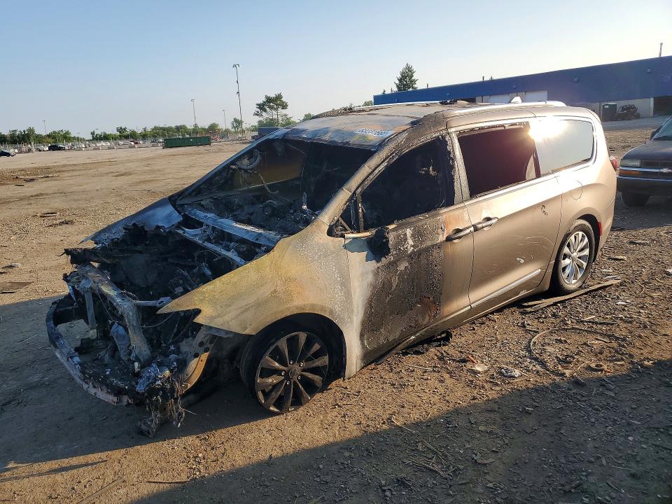 Auction sale of the 2018 Chrysler Pacifica, vin: 2C4RC1EG8JR187067, lot number: 63231666