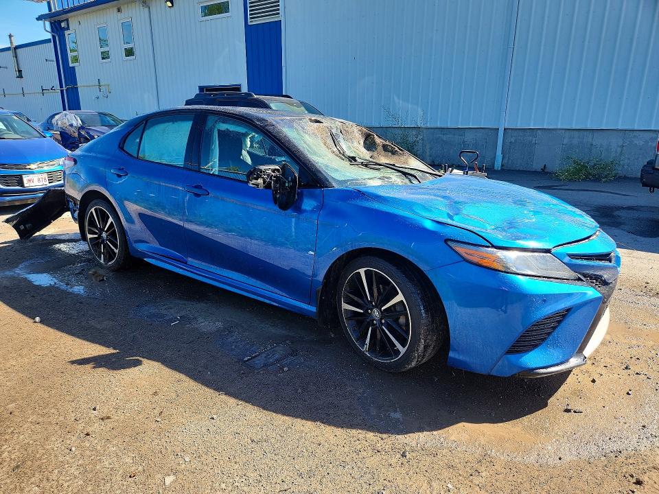 60314346 :رقم المزاد ، 4T1BZ1HK4JU011132 vin ، 2018 Toyota Camry مزاد بيع