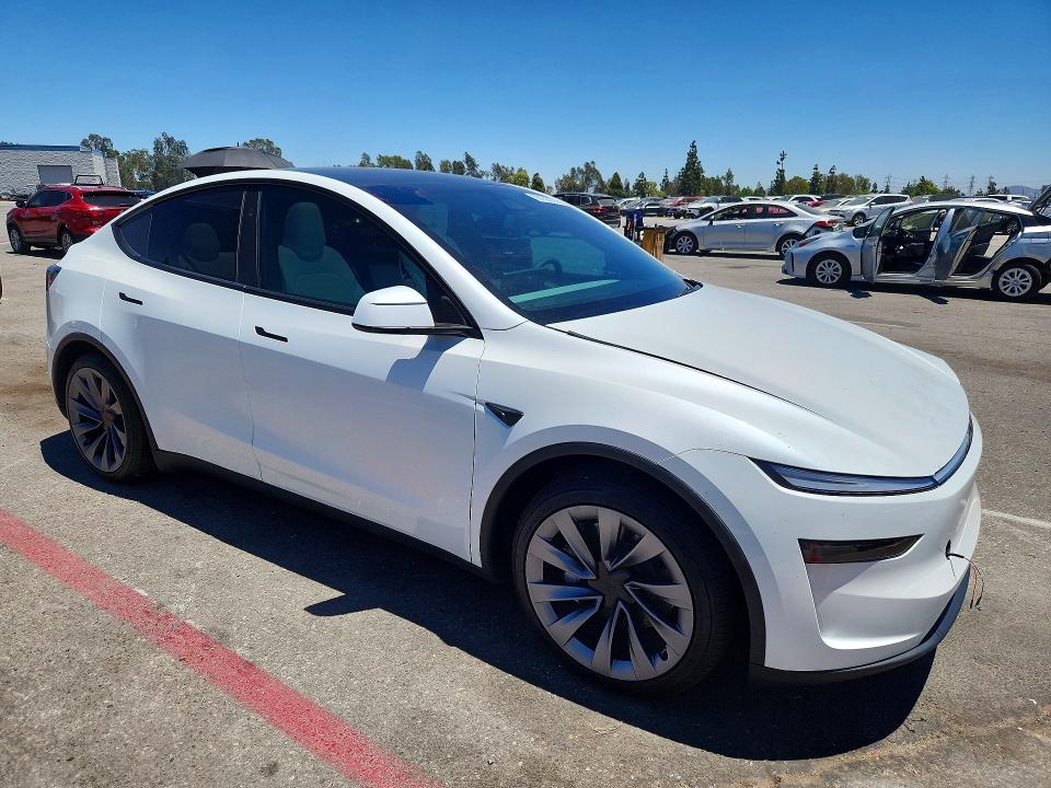 59186076 :رقم المزاد ، 7SAYGDEE6TF577781 vin ، 2026 Tesla Model Y مزاد بيع