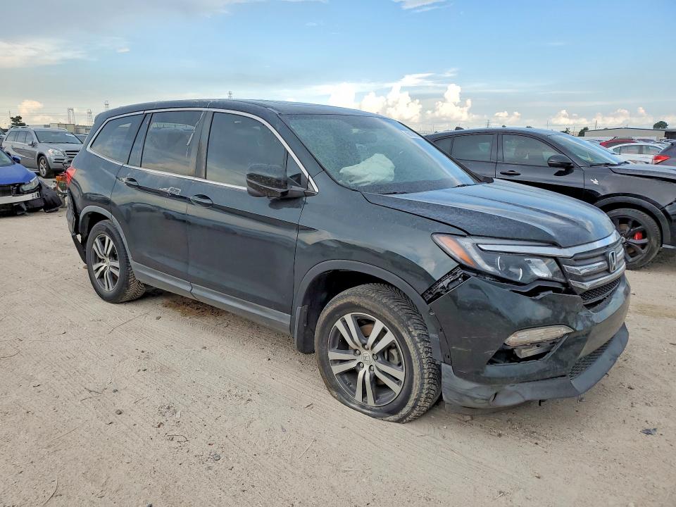 60168636 :رقم المزاد ، 5FNYF5H50HB038002 vin ، 2017 Honda Pilot مزاد بيع