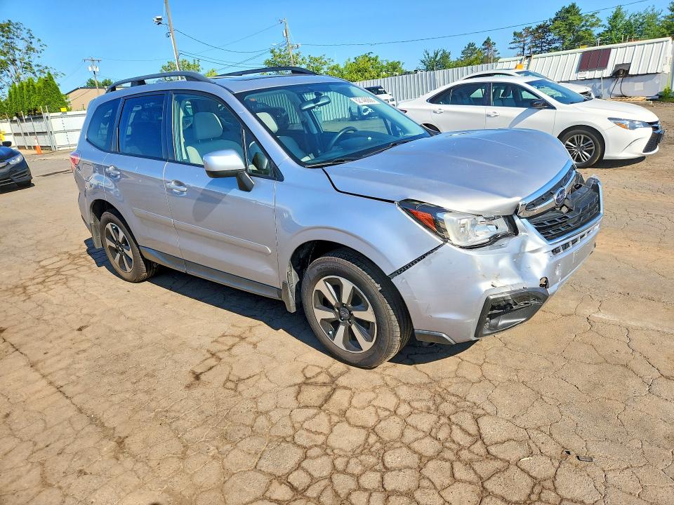 62148906 :رقم المزاد ، JF2SJAEC5HH422732 vin ، 2017 Subaru Forester مزاد بيع