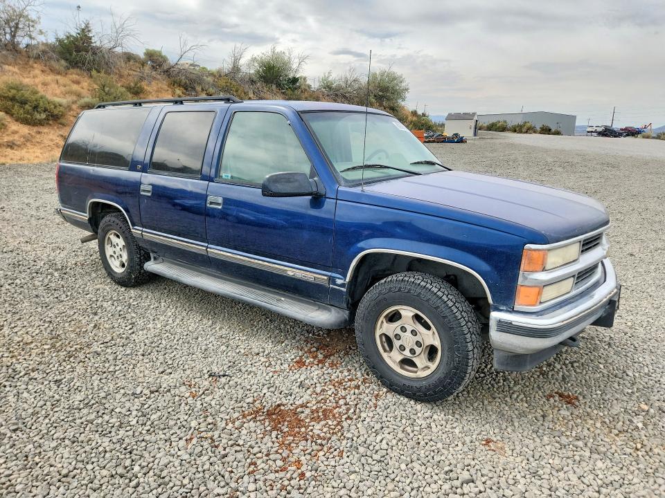 60899506 :رقم المزاد ، 3GNFK16R8XG222878 vin ، 1999 Chevrolet Suburban مزاد بيع