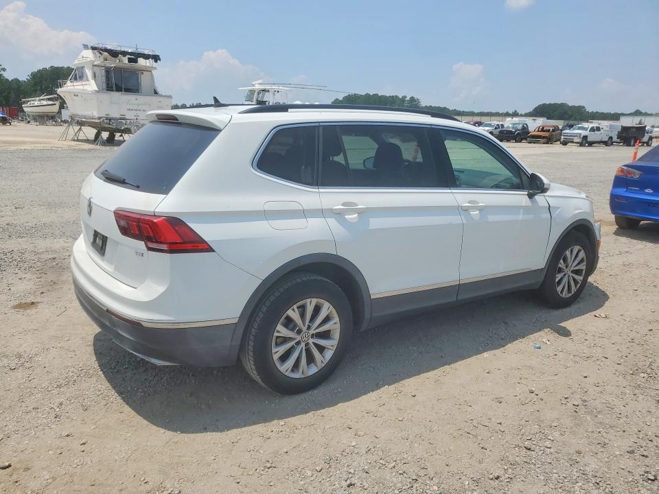 53244406 :رقم المزاد ، 3VV3B7AX7JM073958 vin ، 2018 Volkswagen Tiguan مزاد بيع