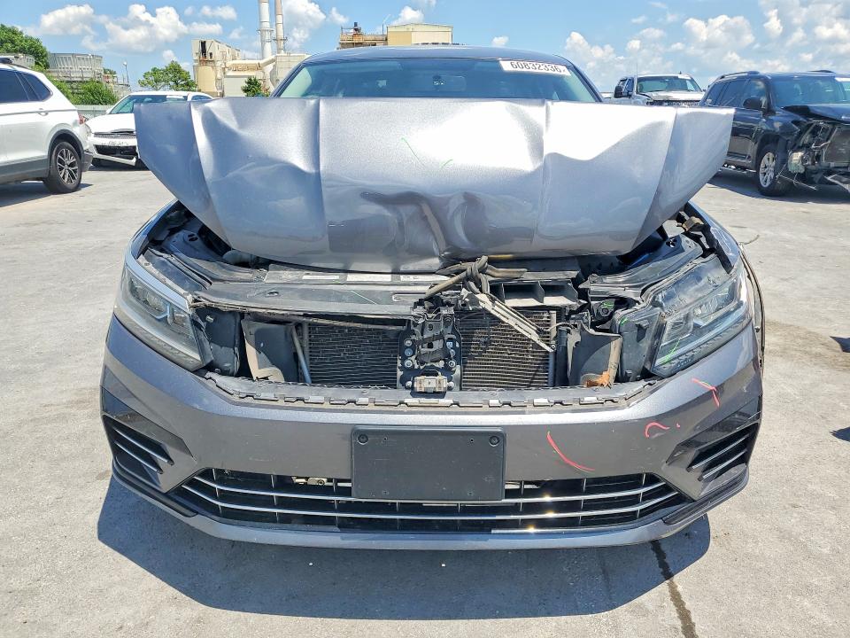 60832336 :رقم المزاد ، 1VWAA7A36JC012217 vin ، 2018 Volkswagen Passat مزاد بيع
