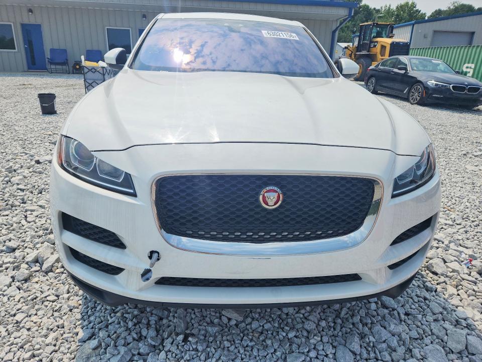 2018 Jaguar F-pace მანქანა იყიდება აუქციონზე, vin: SADCJ2GX1JA235550, აუქციონის ნომერი: 63021156