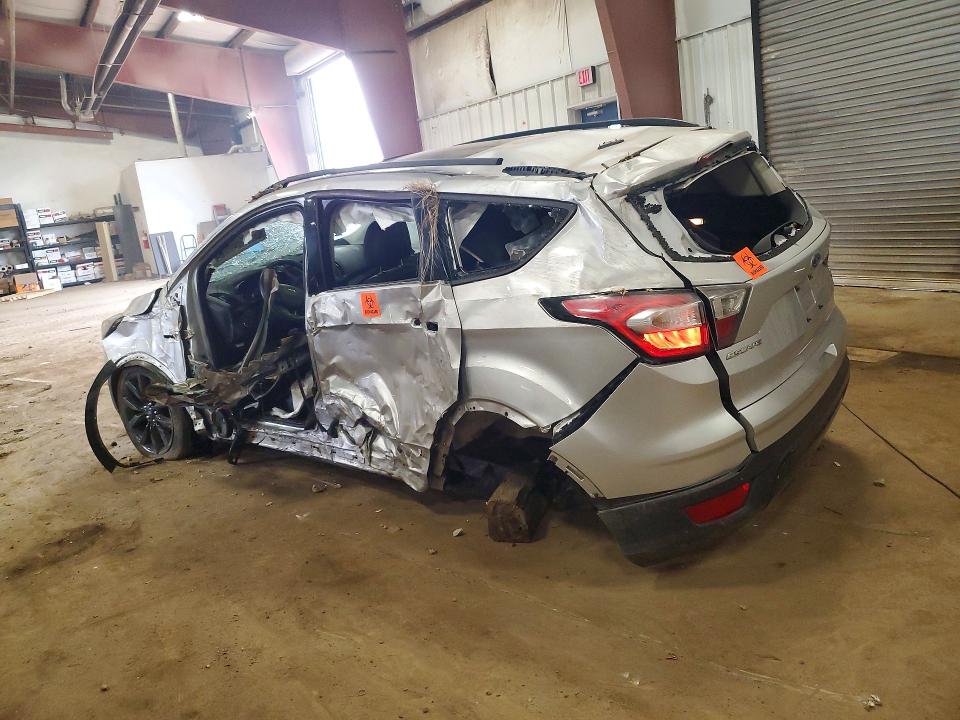 2017 Ford Escape მანქანა იყიდება აუქციონზე, vin: 1FMCU0GD3HUA12458, აუქციონის ნომერი: 61362206