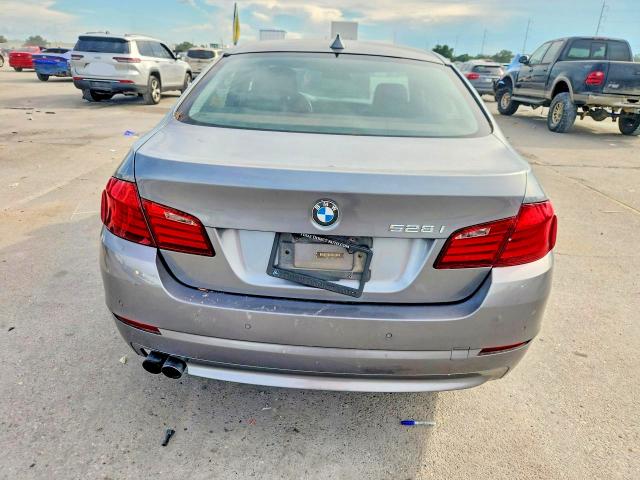 60574766 :رقم المزاد ، WBAXG5C54CDX02377 vin ، 2012 Bmw 528 مزاد بيع