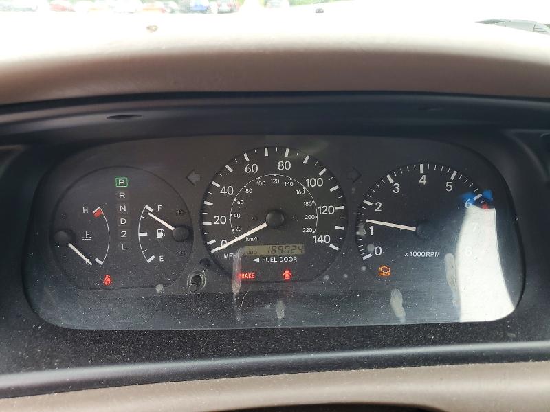 60018686 :رقم المزاد ، 4T1BG22K9YU736918 vin ، 2000 Toyota Camry مزاد بيع