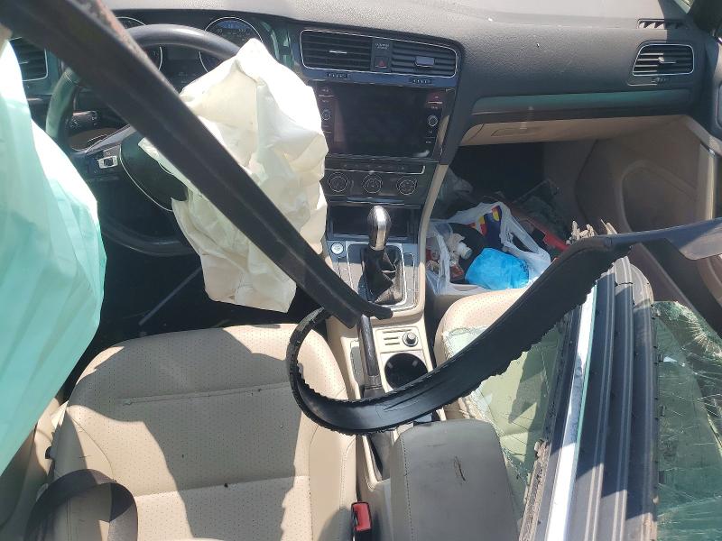 61318086 :رقم المزاد ، 3VWG17AU5JM281004 vin ، 2018 Volkswagen Golf مزاد بيع