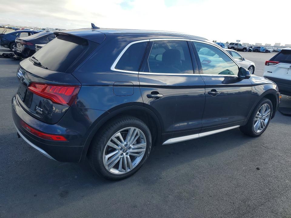 59139796 :رقم المزاد ، WA1BNAFY8J2100747 vin ، 2018 Audi Q5 مزاد بيع