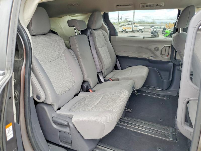 Aukcja sprzedaży 2021 Toyota Sienna, vin: 5TDKRKEC6MS015392, numer aukcji: 61417356