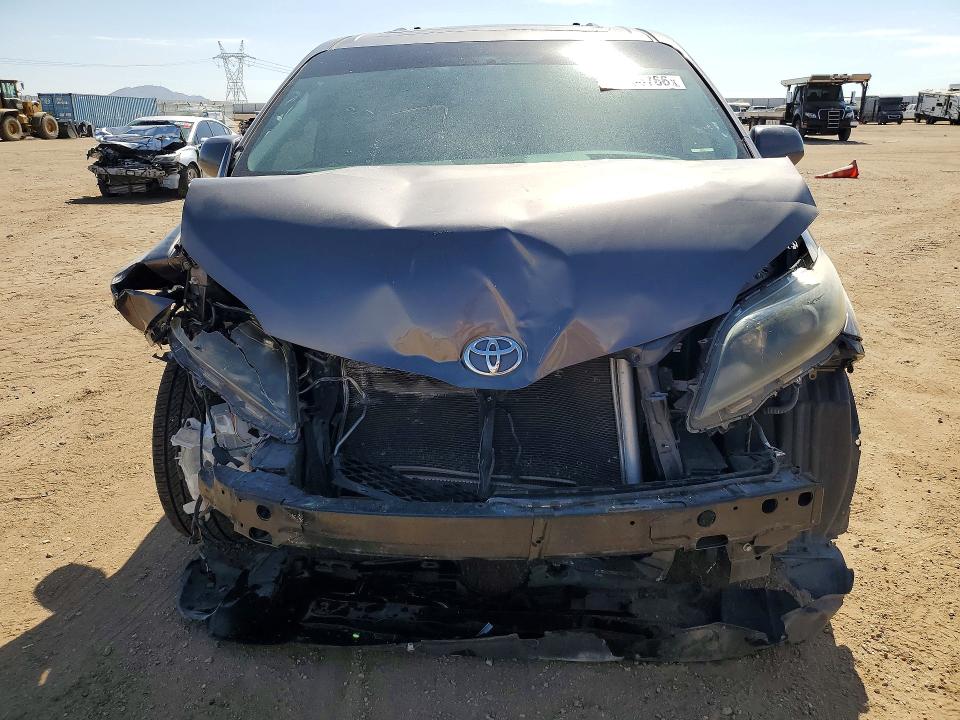 Продажа на аукционе авто 2015 Toyota Sienna, vin: 5TDXK3DC0FS681135, номер лота: 60886766
