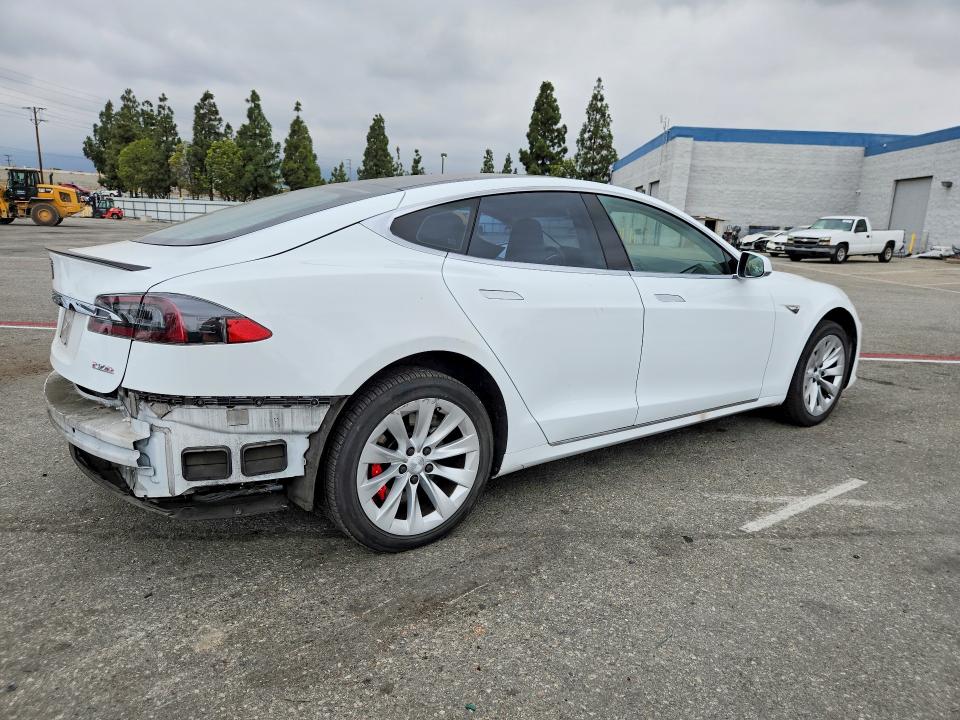 58843956 :رقم المزاد ، 5YJSA1E47GF145197 vin ، 2016 Tesla Model S مزاد بيع