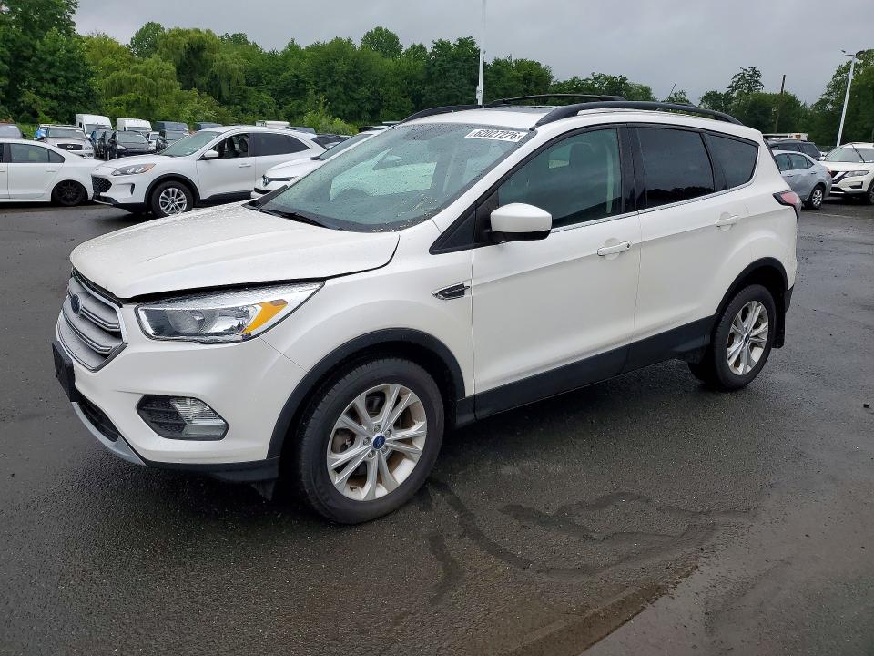 62027226 :رقم المزاد ، 1FMCU9GD0JUC24485 vin ، 2018 Ford Escape مزاد بيع