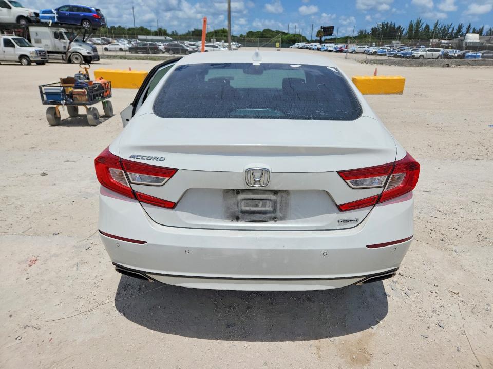 62156276 :رقم المزاد ، 1HGCV1F91JA044676 vin ، 2018 Honda Accord مزاد بيع