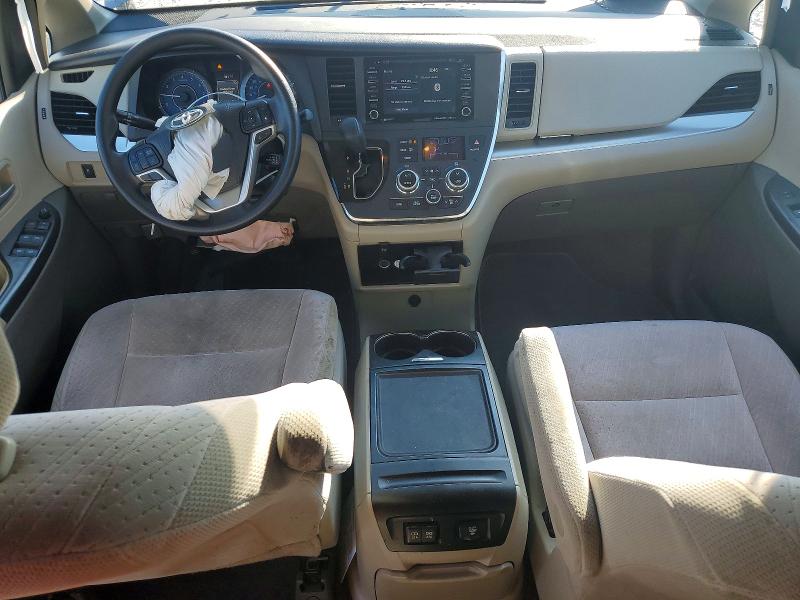 61120406 :رقم المزاد ، 5TDKZ3DCXJS953253 vin ، 2018 Toyota Sienna مزاد بيع