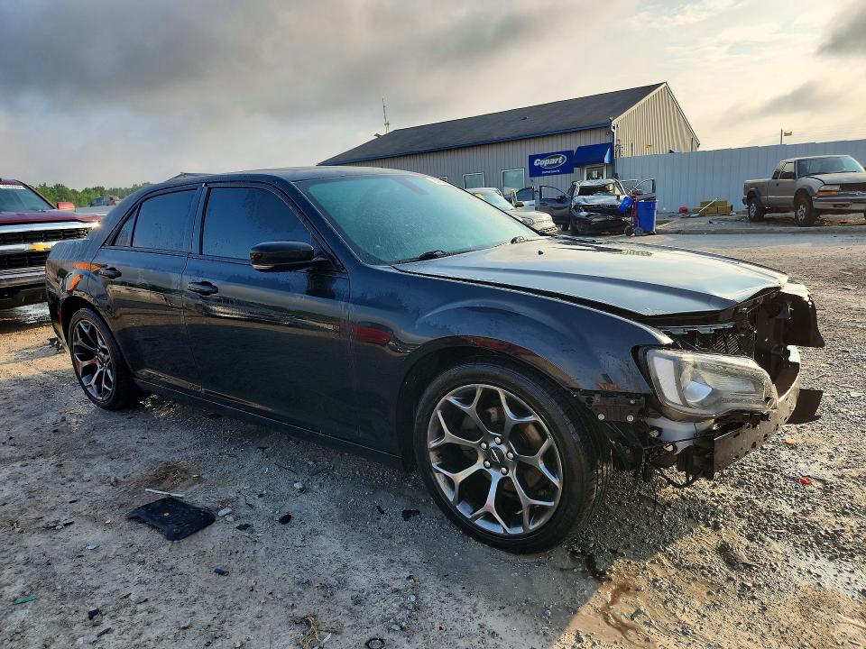 2015 Chrysler 300 მანქანა იყიდება აუქციონზე, vin: 2C3CCABG4FH797933, აუქციონის ნომერი: 85985765