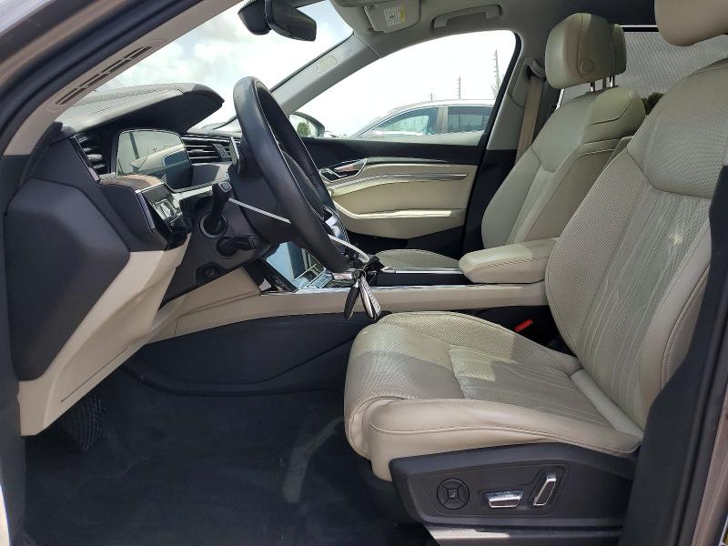 2019 Audi E-tron მანქანა იყიდება აუქციონზე, vin: WA1VAAGE5KB011183, აუქციონის ნომერი: 60485126