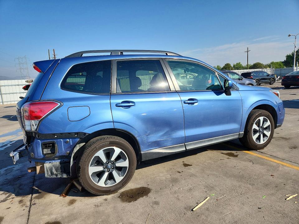 Auction sale of the 2017 Subaru Forester, vin: JF2SJAEC4HH456967, lot number: 61932926