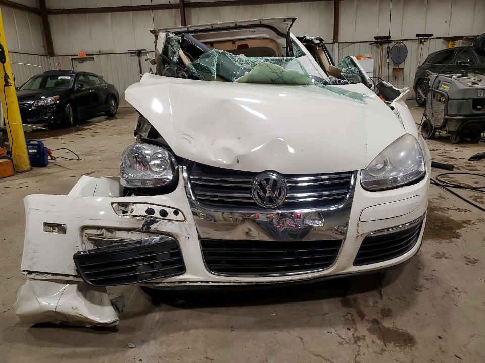 60673866 :رقم المزاد ، 3VWRZ71K68M012911 vin ، 2008 Volkswagen Jetta مزاد بيع