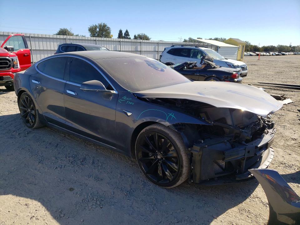 63372876 :رقم المزاد ، 5YJSA1E26MF418222 vin ، 2021 Tesla Model S مزاد بيع
