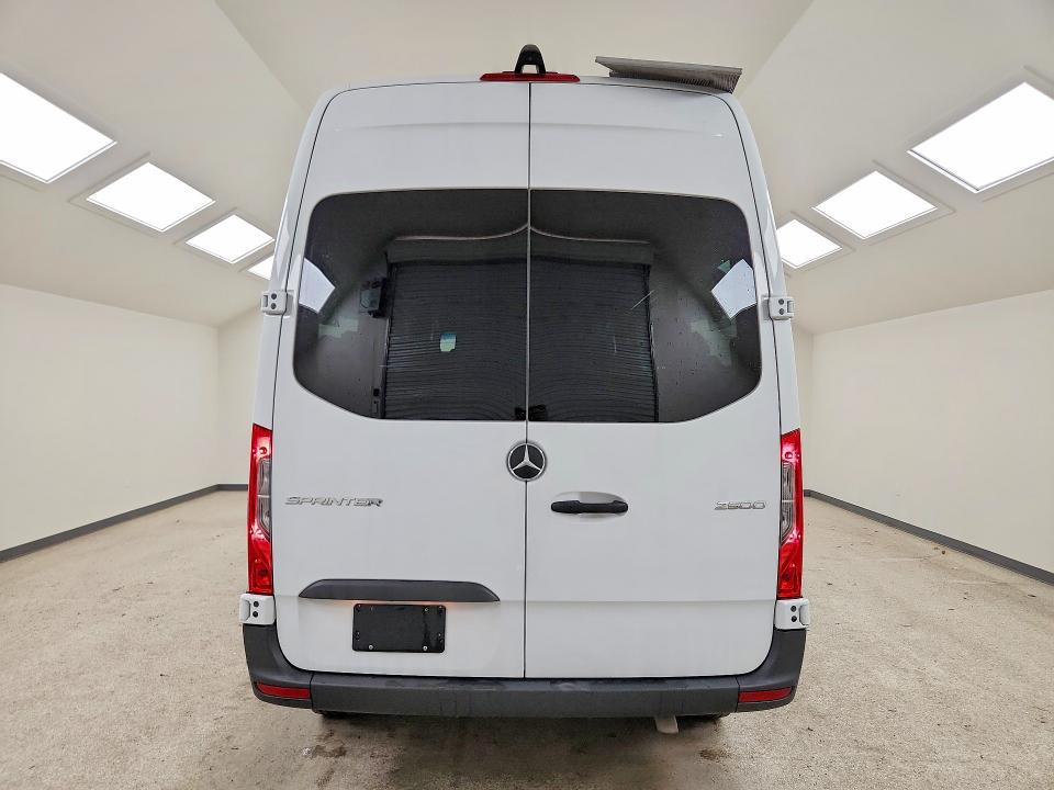 61164606 :رقم المزاد ، W1Z4KFHY4RP737240 vin ، 2024 Mercedes-benz Sprinter مزاد بيع