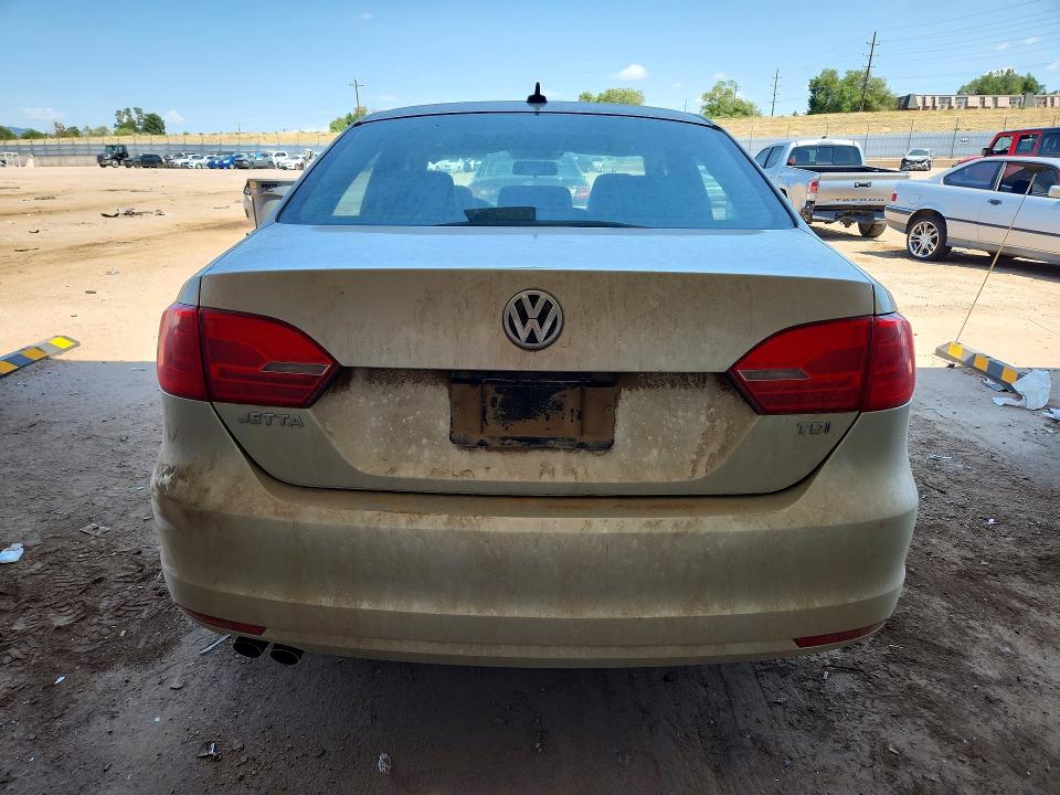 61506476 :رقم المزاد ، 3VWLL7AJ7BM109895 vin ، 2011 Volkswagen Jetta مزاد بيع