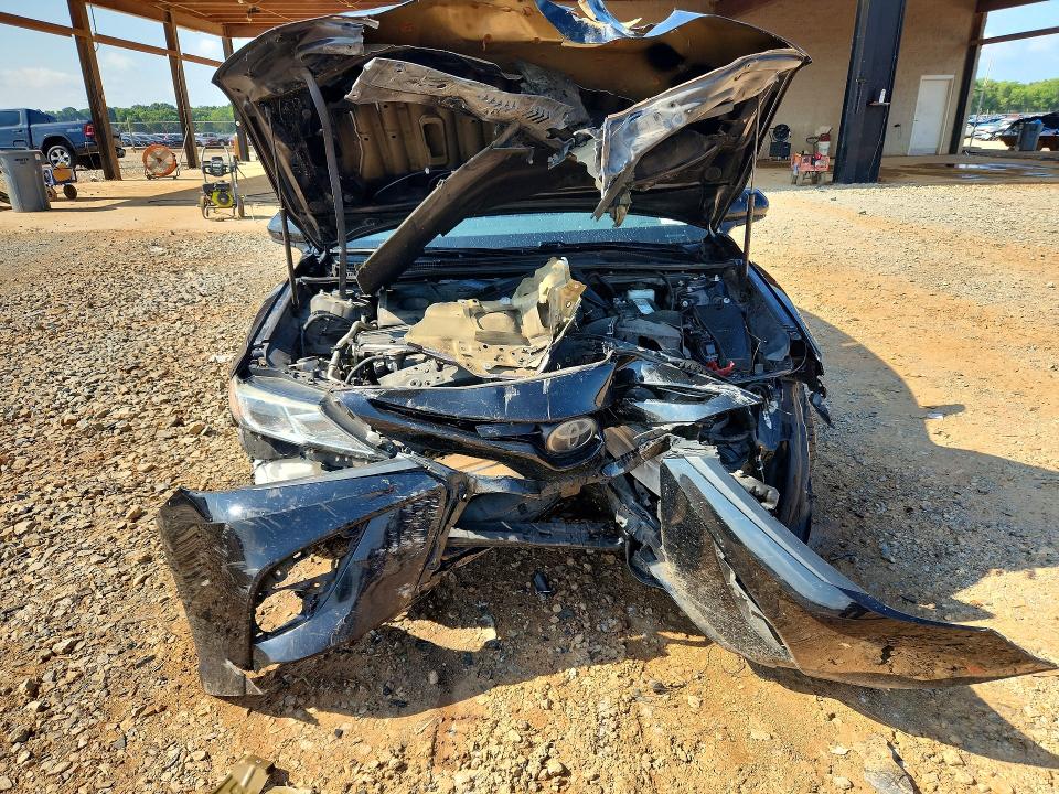 2019 Toyota Camry მანქანა იყიდება აუქციონზე, vin: 4T1B11HK0KU818207, აუქციონის ნომერი: 60401006