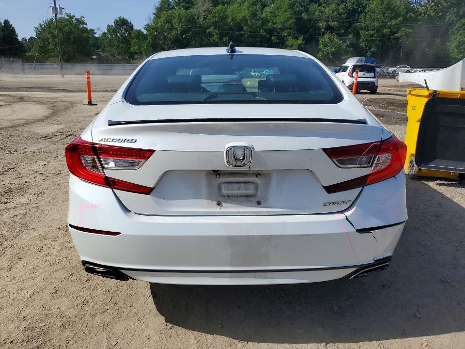 61585706 :رقم المزاد ، 1HGCV1F3XMA063212 vin ، 2021 Honda Accord مزاد بيع