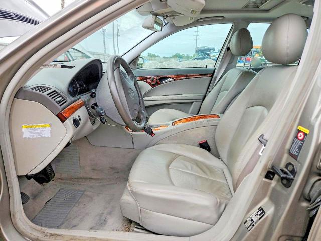 62636776 :رقم المزاد ، WDBUF82JX5X173784 vin ، 2005 Mercedes-benz E مزاد بيع