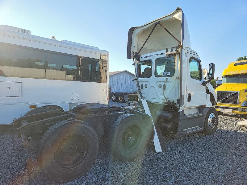 2020 Freightliner Cascadia 126 მანქანა იყიდება აუქციონზე, vin: 3AKJHLDV3LSLF0836, აუქციონის ნომერი: 61952636