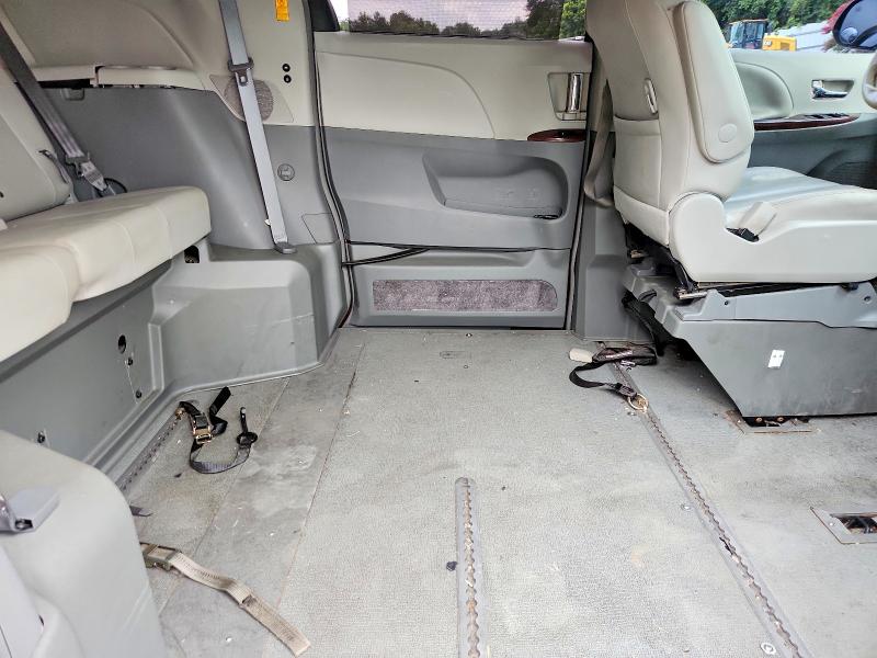 61295096 :رقم المزاد ، 5TDYK3DC5ES455935 vin ، 2014 Toyota Sienna مزاد بيع